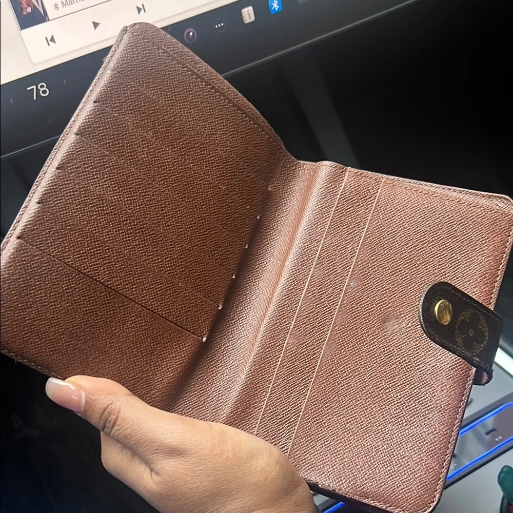 Pre loved Louis Vuitton Monogram Wallet